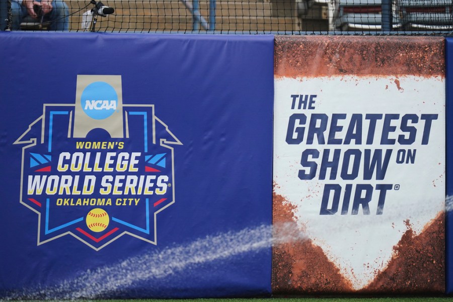 Texas Tech beats Texas 4-3 in WCWS finals Game 2, forces final game Friday
