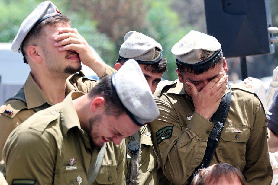 4 Israeli soldiers injured in northern, southern Gaza fighting: Report