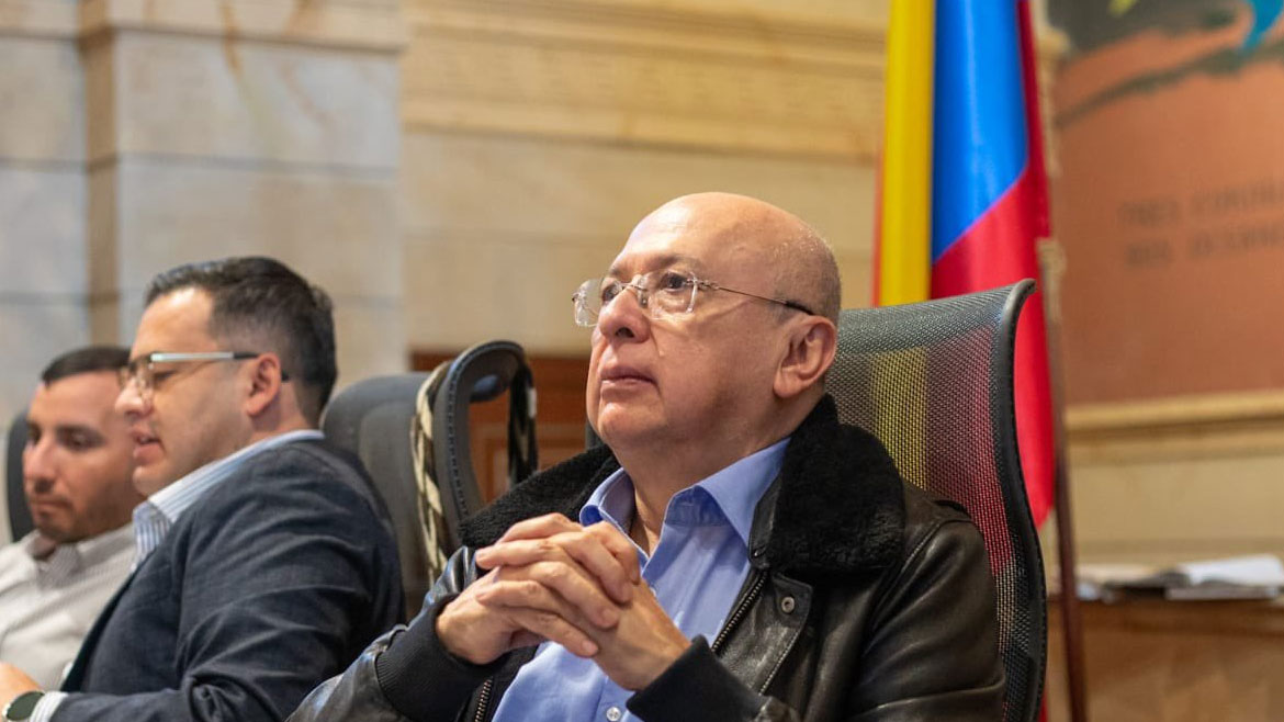 Colombia suspends extradition of those participating in peace processes