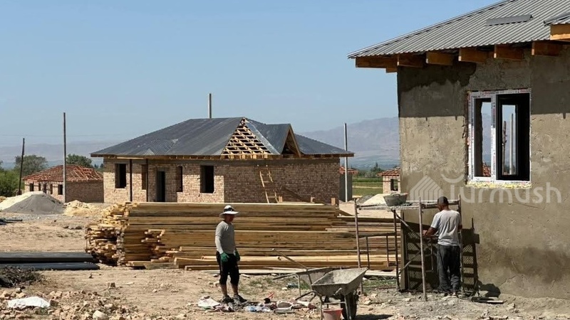 76 houses under construction in Leilek district