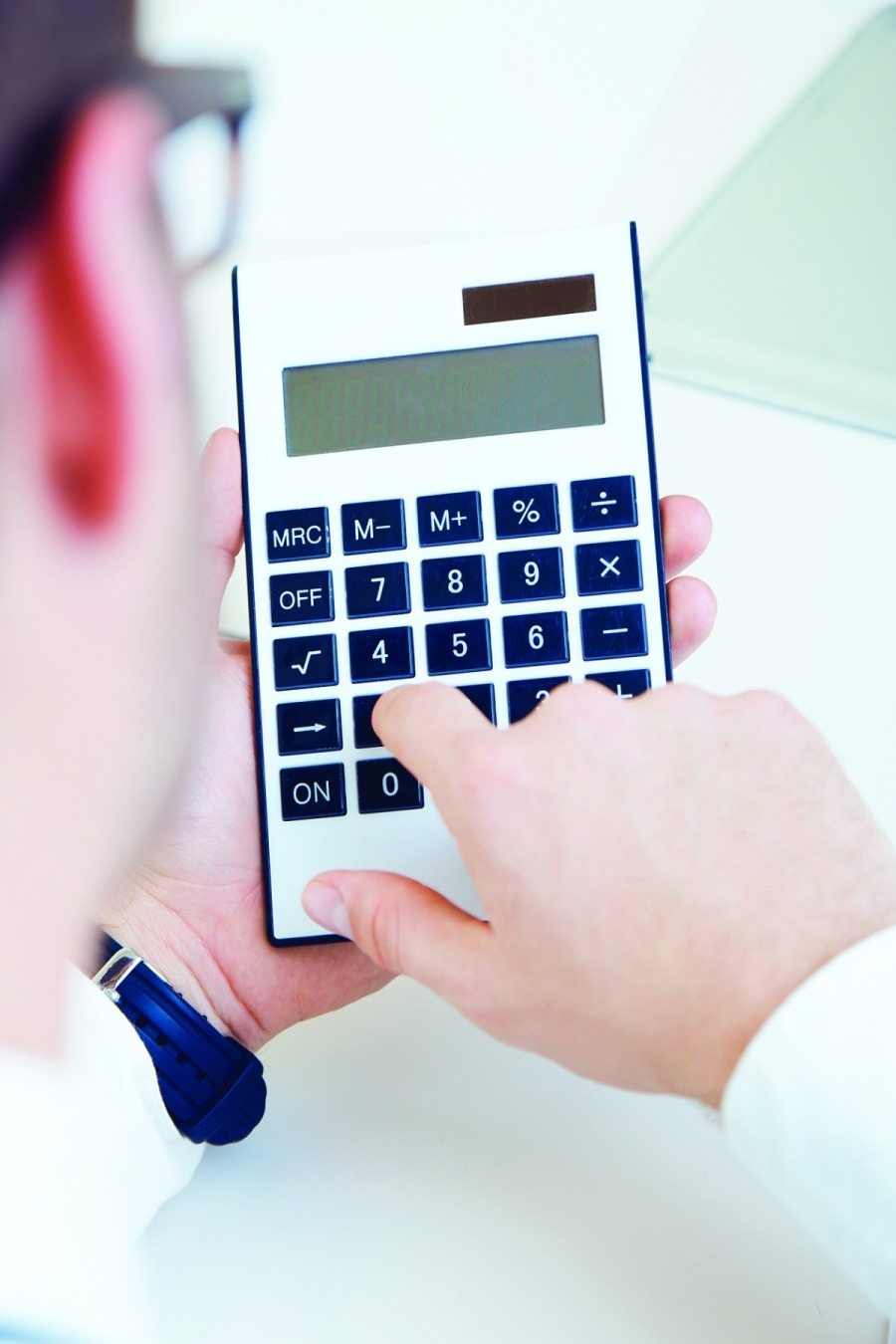 Banks study proposal to open accounts for inmates in Kuwait