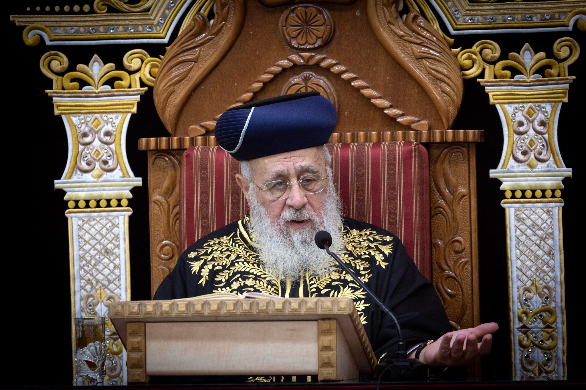 Ex-chief rabbi pans Haredi leaders for trusting 'atheist' Netanyahu on conscription bill