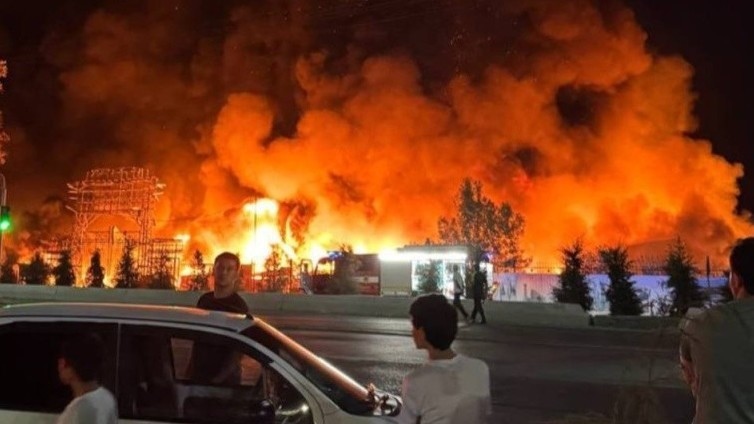 Fire destroys 40% of Taskent district market, criminal case initiated