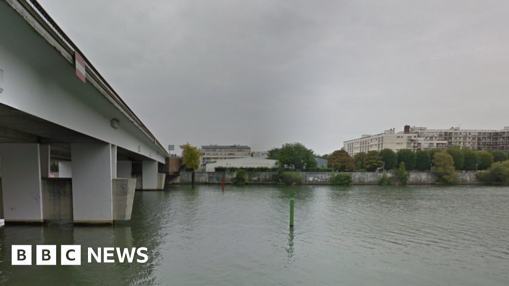 Man held after four bodies found in River Seine near Paris
