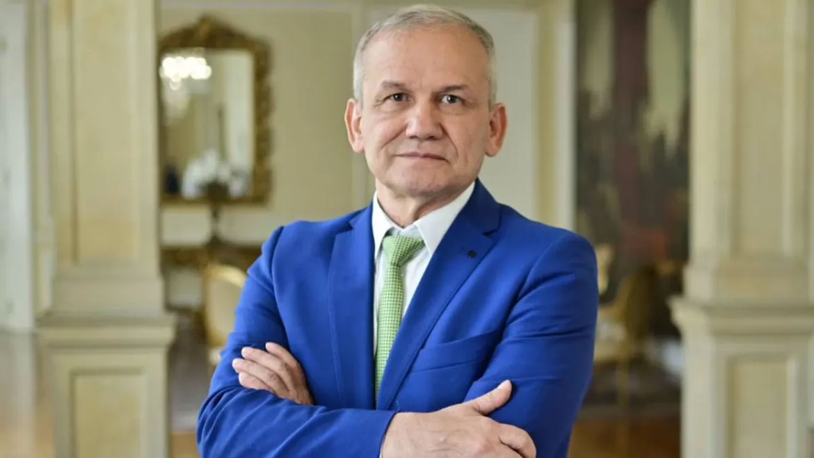 Nicaragua grants asylum to Colombia's fugitive former spy chief