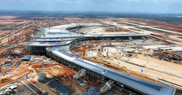 Plan to shift all int’l flights from Tan Son Nhat airport to Long Thanh airport seen as strategic move
