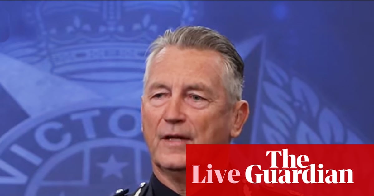 Porepunkah shooting live: Victorian police chief commissioner speaks to media as manhunt continues for suspect Dezi Freeman | Porepunkah shooting