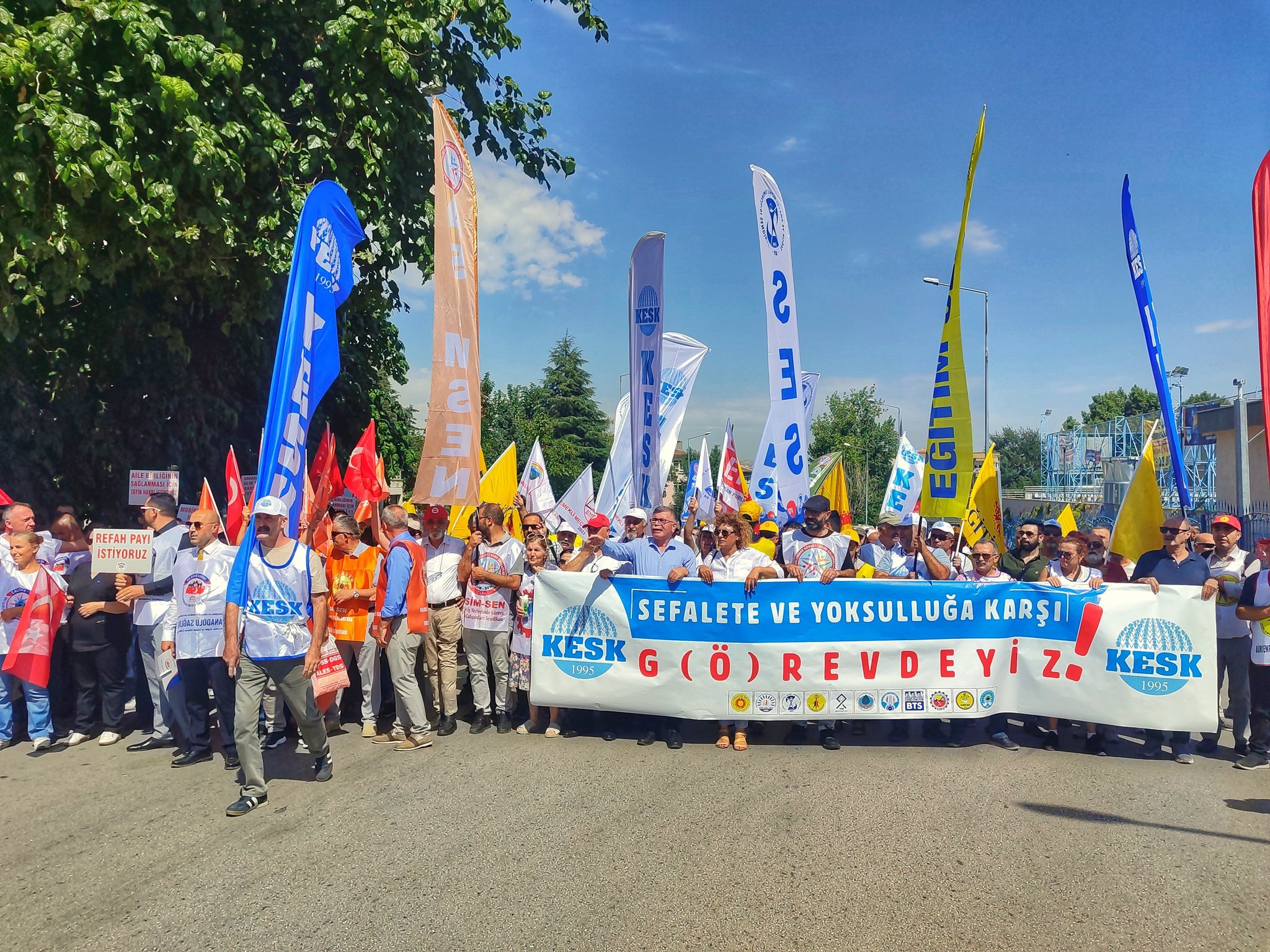 Turkish civil servants stage nationwide strike over wage dispute