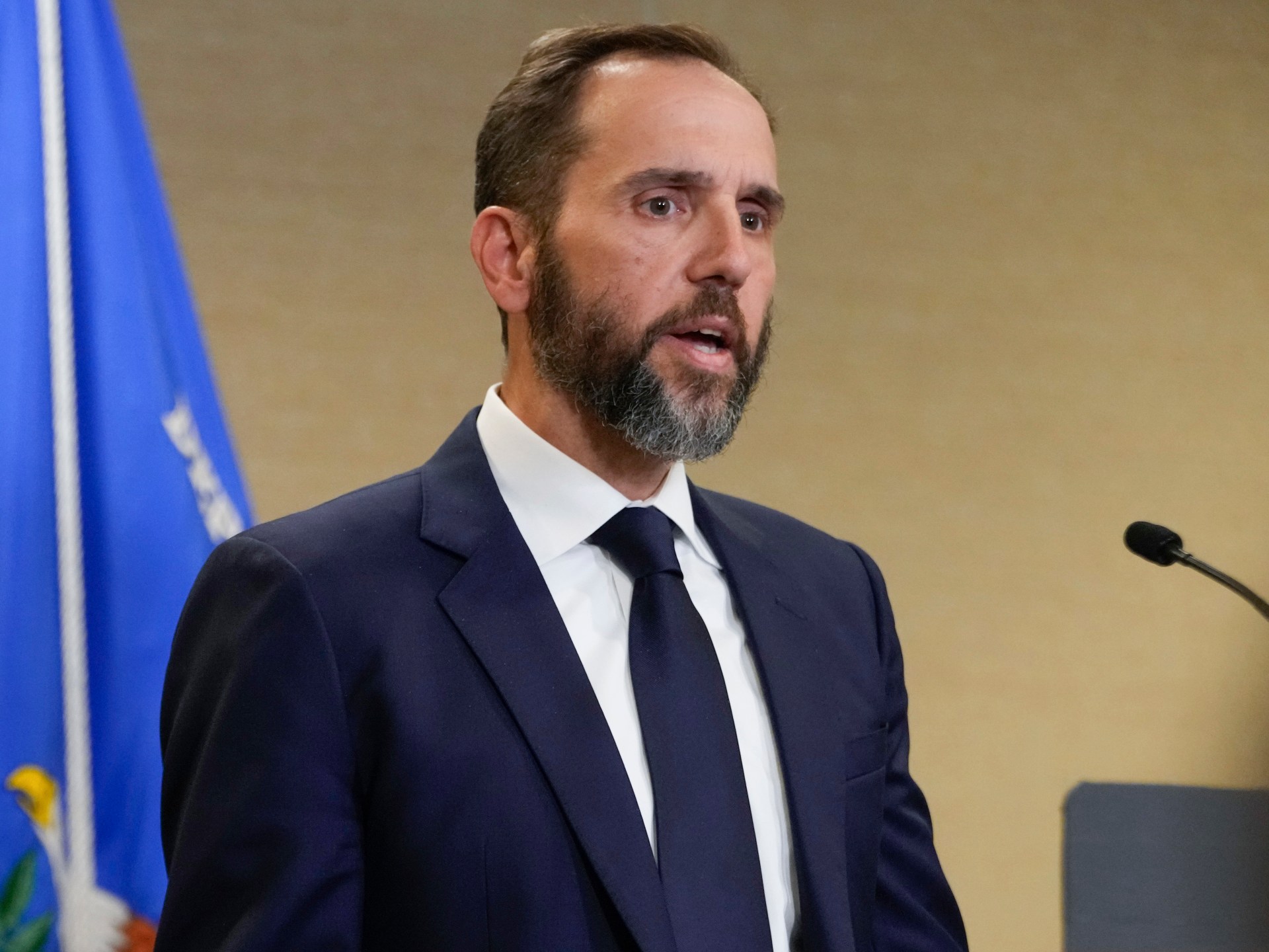 US authorities investigating ex-Trump prosecutor Jack Smith | Donald Trump News