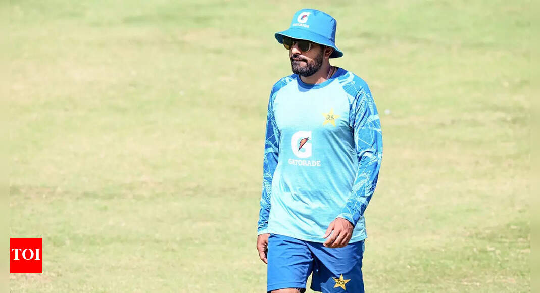 'Usko kya nazar aayega?’: Javed Miandad on Babar Azam's Asia Cup snub | Cricket News