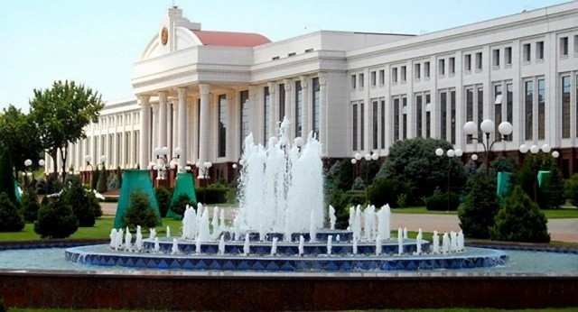 Uzbekistan to start denying work permits to foreign citizens with HIV and tuberculosis