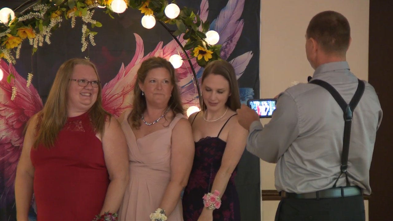Ul Prom Program Waukesha County ‘Recovery Prom’ supports community help programs ...