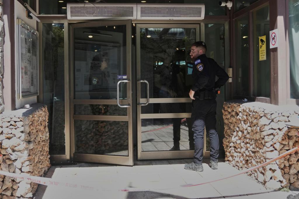 2 people are stabbed by Palestinian employee at a hotel outside Jerusalem