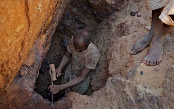 6 dead, 20 missing in gold mine collapse in N. Sudan