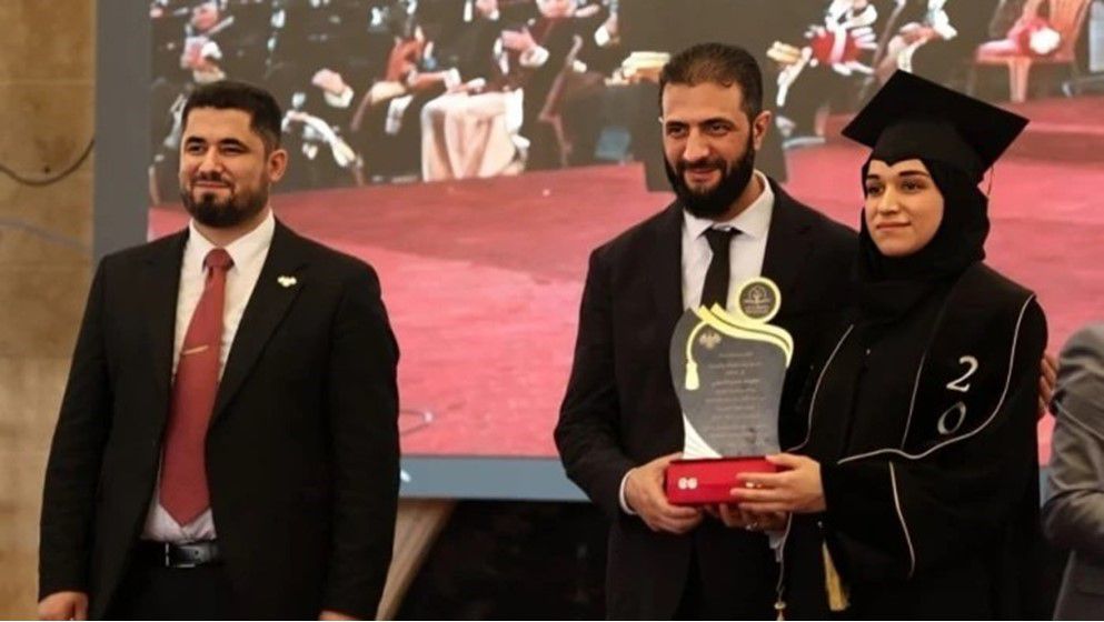 Al-Sharaa Attends Wife Latifa’s Graduation Ceremony (Video)...