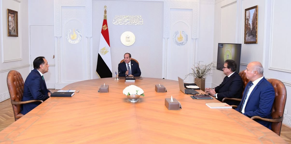 Al-Sisi orders acceleration of health insurance rollout, supports private investment