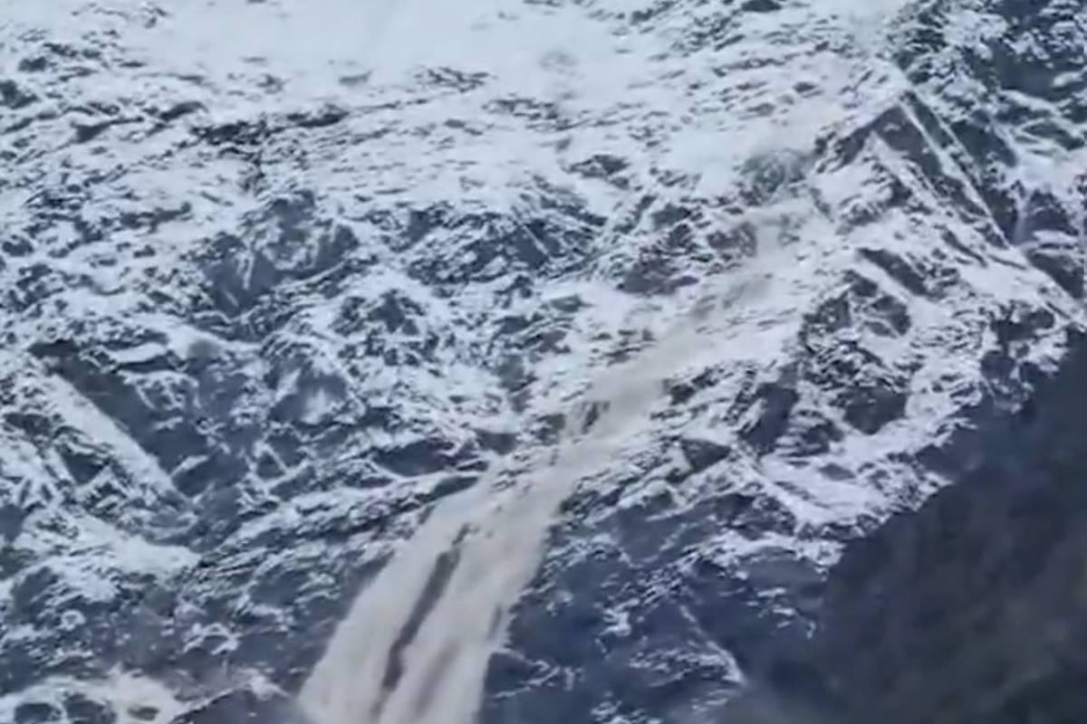 Avalanche occurred near Chorabari glacier above Kedarnath