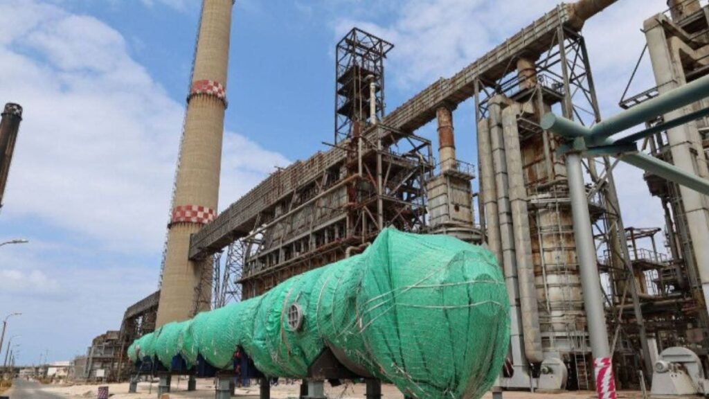Preparations for the reactor body replacement project at Banias Refinery – September 5, 2025 (Ministry of Energy/Facebook)