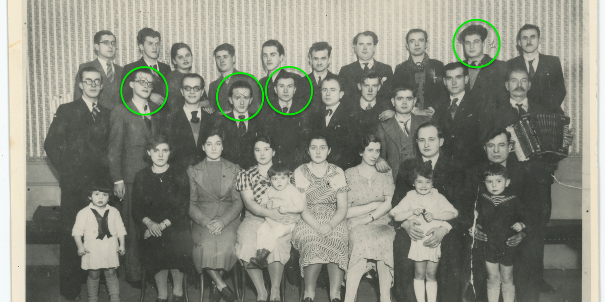 Bildretusche und Repression: Wenn Menschen aus Fotografien verschwinden - Balkan-Blog
