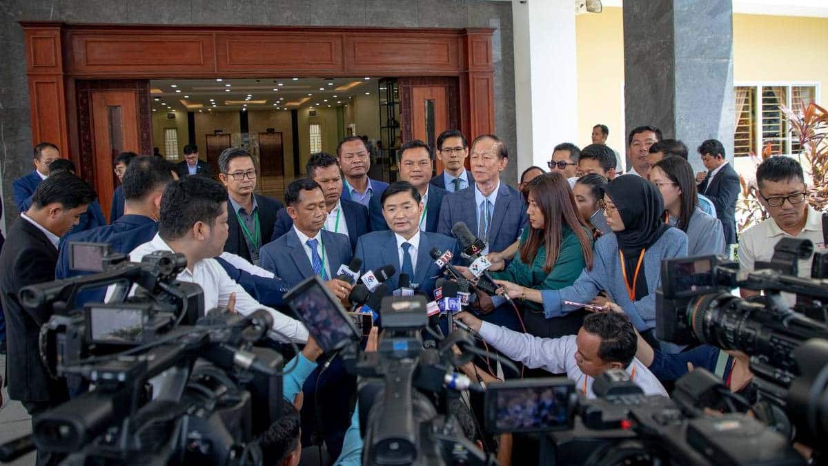 Cambodia sets 2026 minimum wage for garment workers at 210 dollars520900