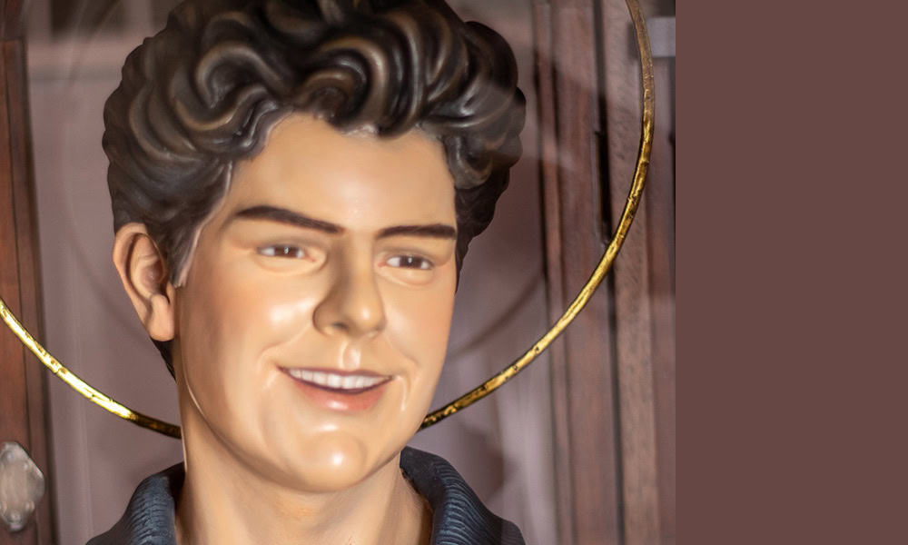Carlo Acutis Becomes First Millennial Saint at Vatican Ceremony Led by Pope Leo XIV :