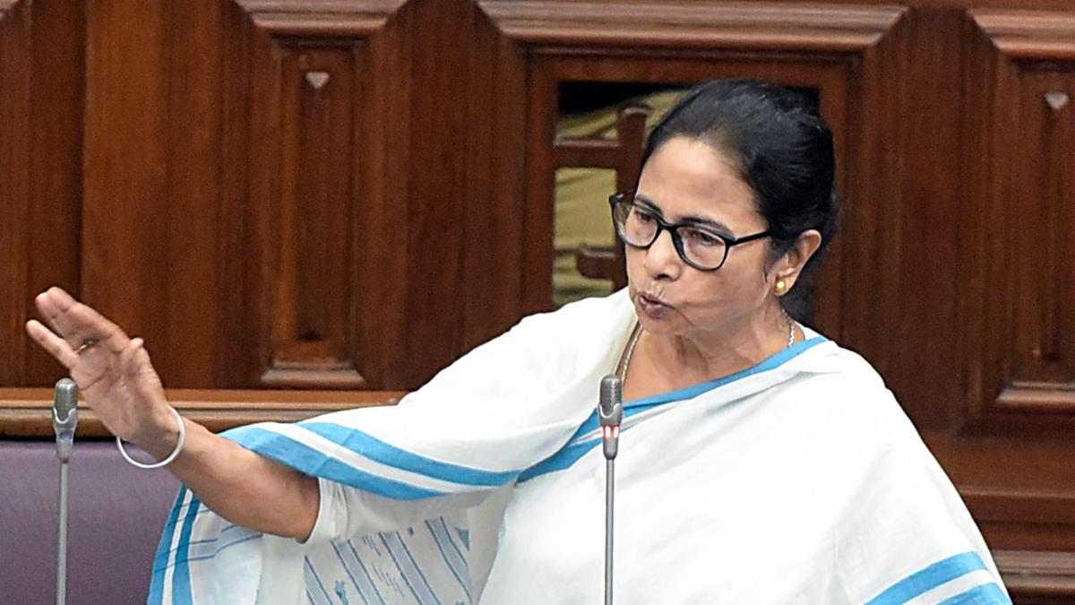 Centre at times begging before U.S., at times before China: West Bengal CM Mamata Banerjee