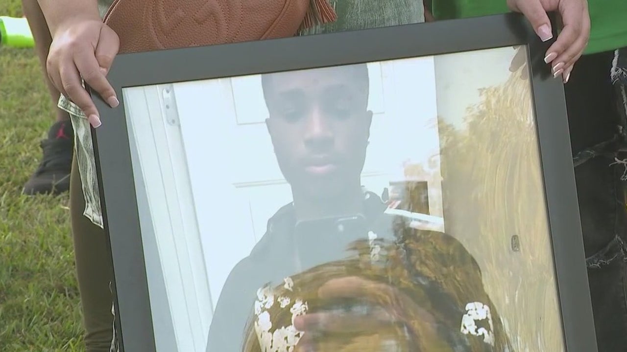 Community gathers to honor slain teen Zion Barrett at Lovejoy Park ...