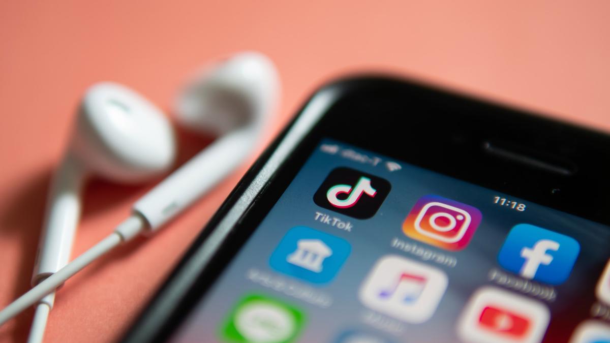 Conduct of social media companies during political unrest