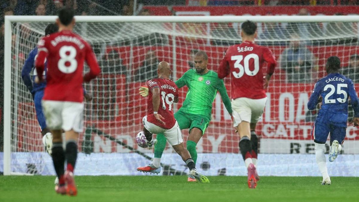 Diwarnai 2 Kartu Merah, MU Kalahkan Chelsea