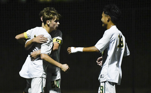 FINAL STOP: Gators backup goalkeeper Neel shines in PK shootout win