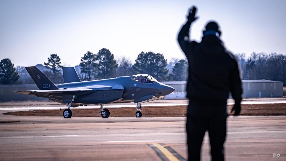 First Polish Air Force pilot completes instructor training on the F-35 in the USA