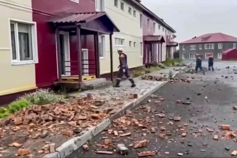 Magnitude 7.8 quake shakes Russia’s Far East region, prompts tsunami alert