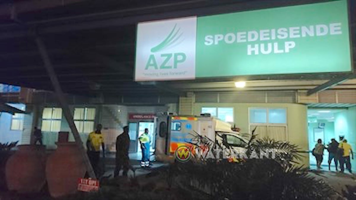 Man (24) drie keer in rug gestoken en beroofd te Wintiwai