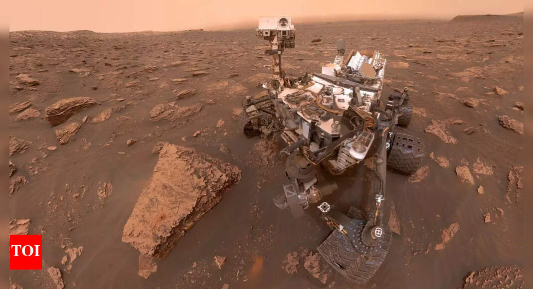 NASA finds 'clearest sign' yet of life on Mars in crater rock |