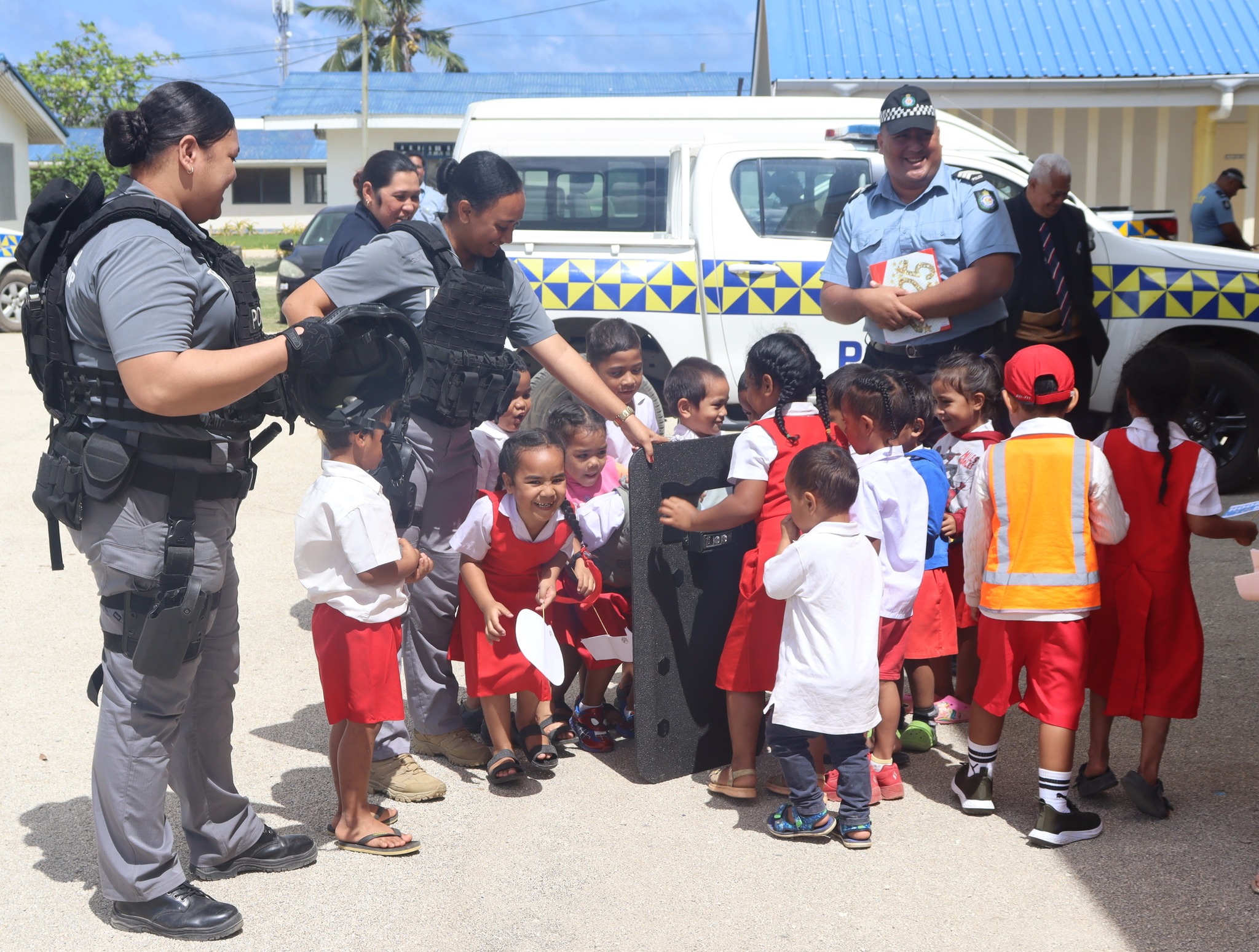 Police welcome Pea kindergarten students