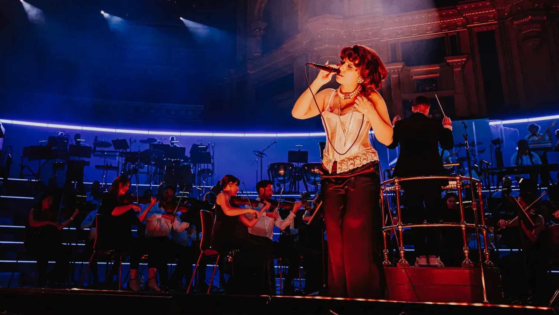 Raye Brings My 21st Century Blues to Prague’s O2 Arena