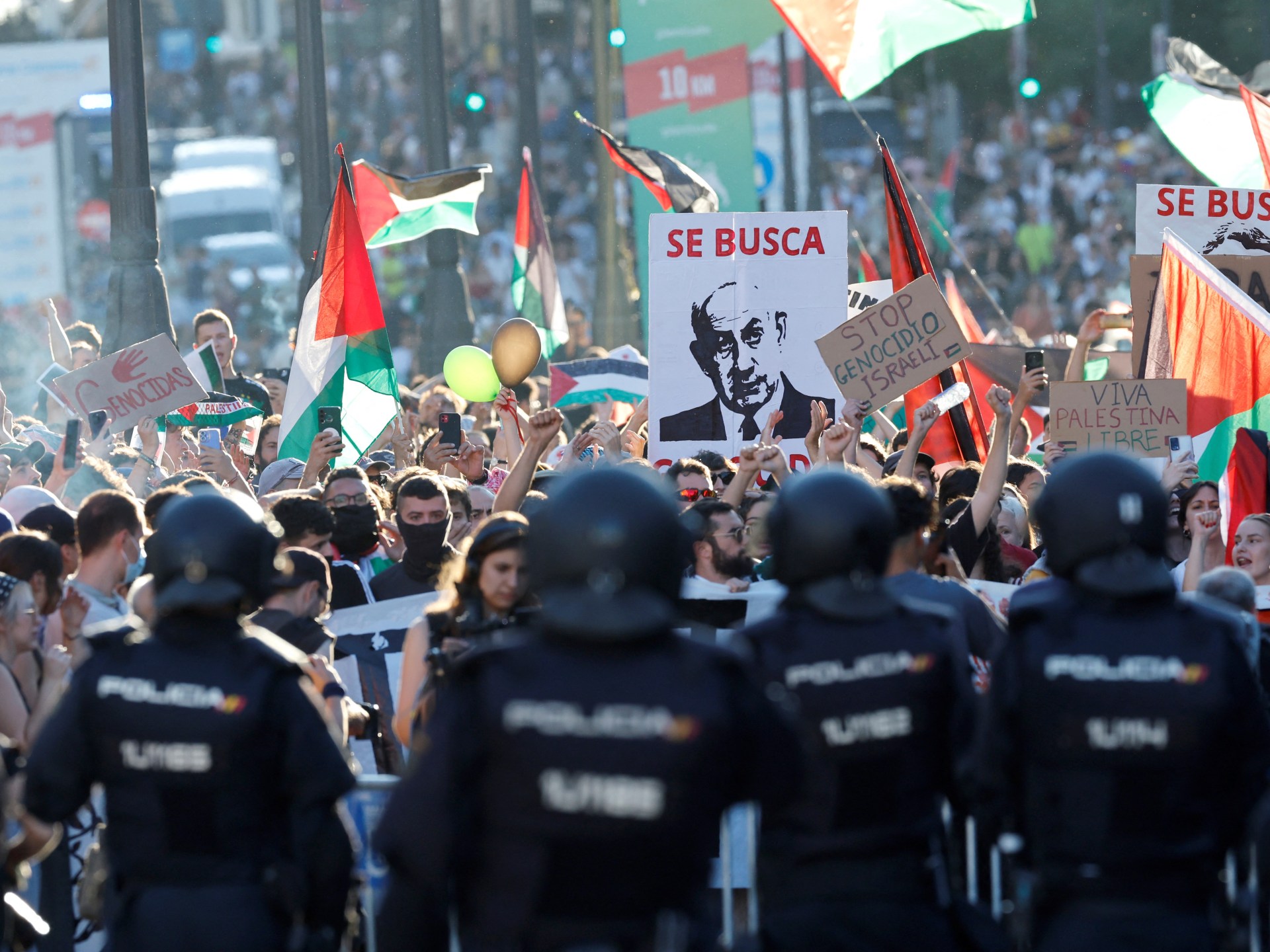 Spain’s Vuelta cycling finale abandoned after massive pro-Palestine protest | Protests News