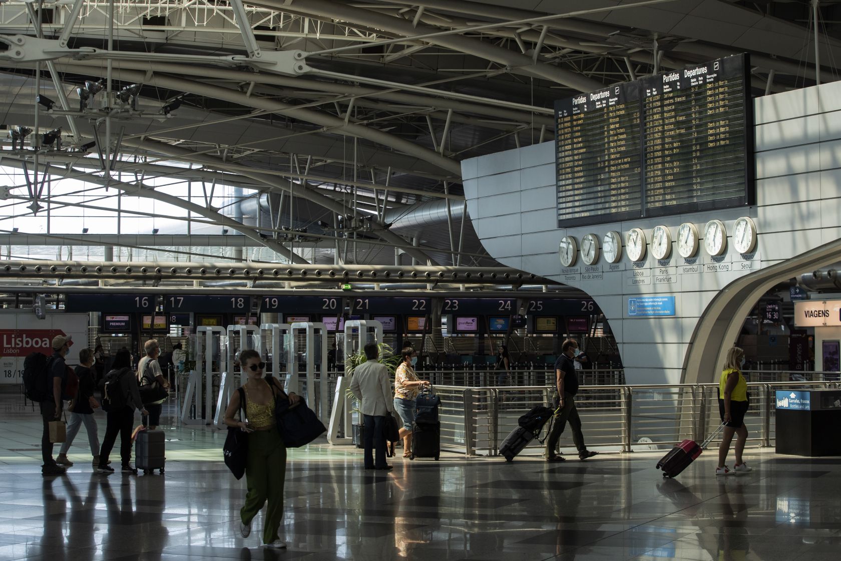 Study to increase Porto airport capacity