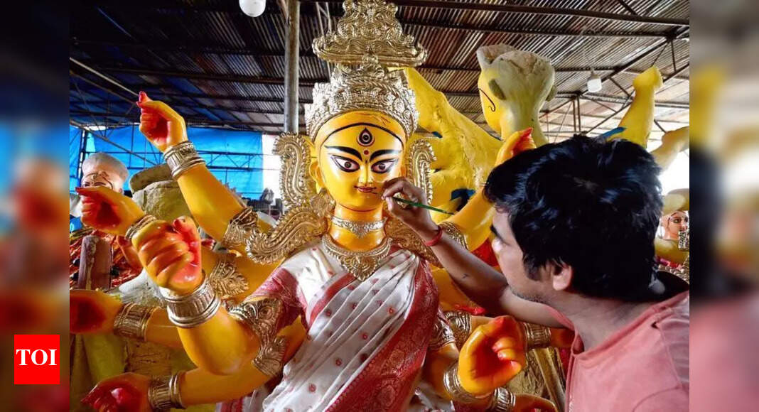 Tight security for city’s Durga Puja pandals, focus on crowd control | Prayagraj News