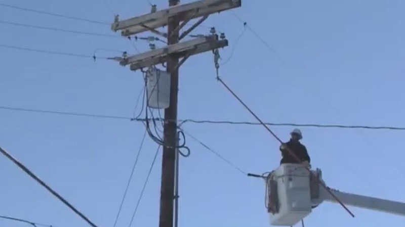Traffic accident causes Molalla power outage, delays and closes schools