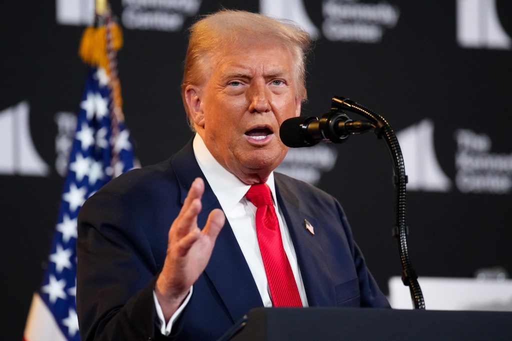 Trump plans White House announcement amid health rumors