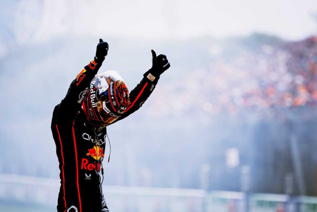 Verstappen grabs Monza pole with fastest lap in F1 history, denies Norris late charge