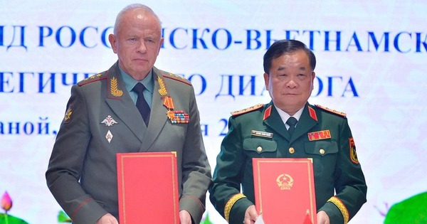 Vietnam, Russia pledge to bolster defense ties at 8th strategic dialogue