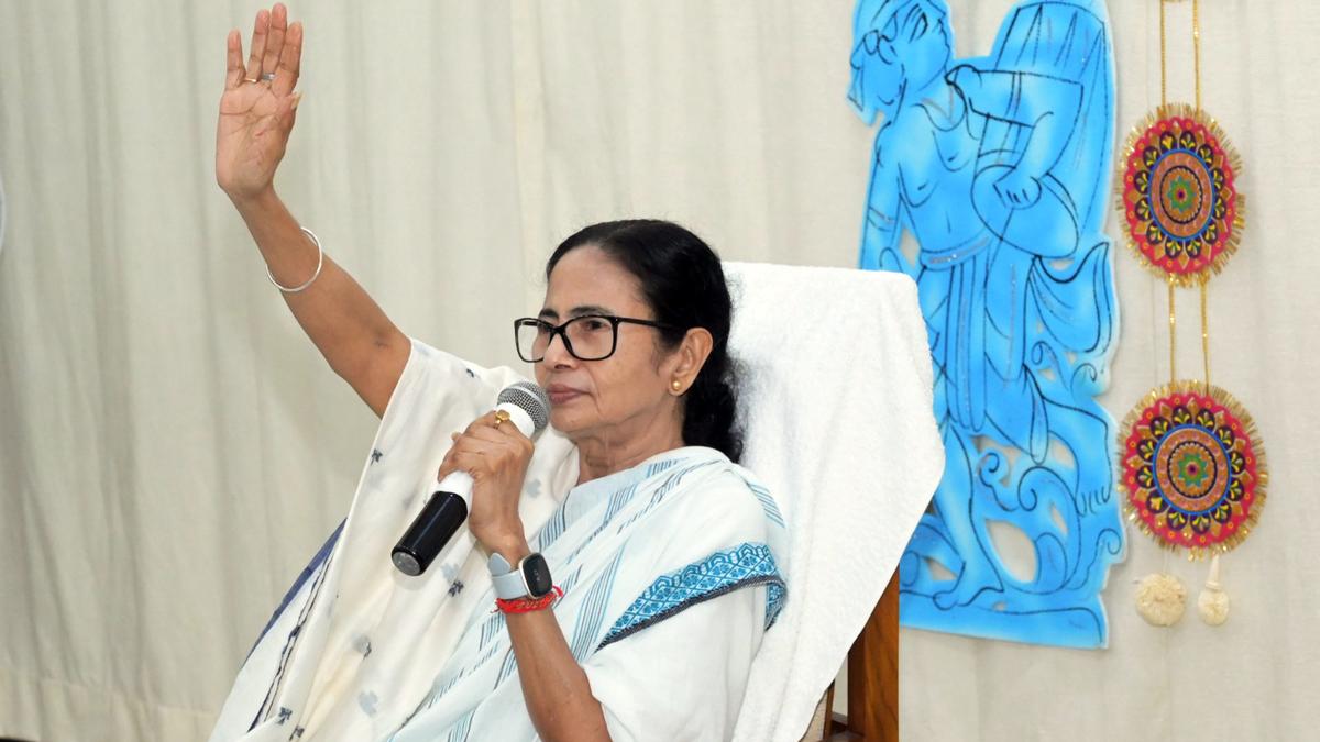 WB CM announces compensation for electrocution deaths, urges CESC to follow suit