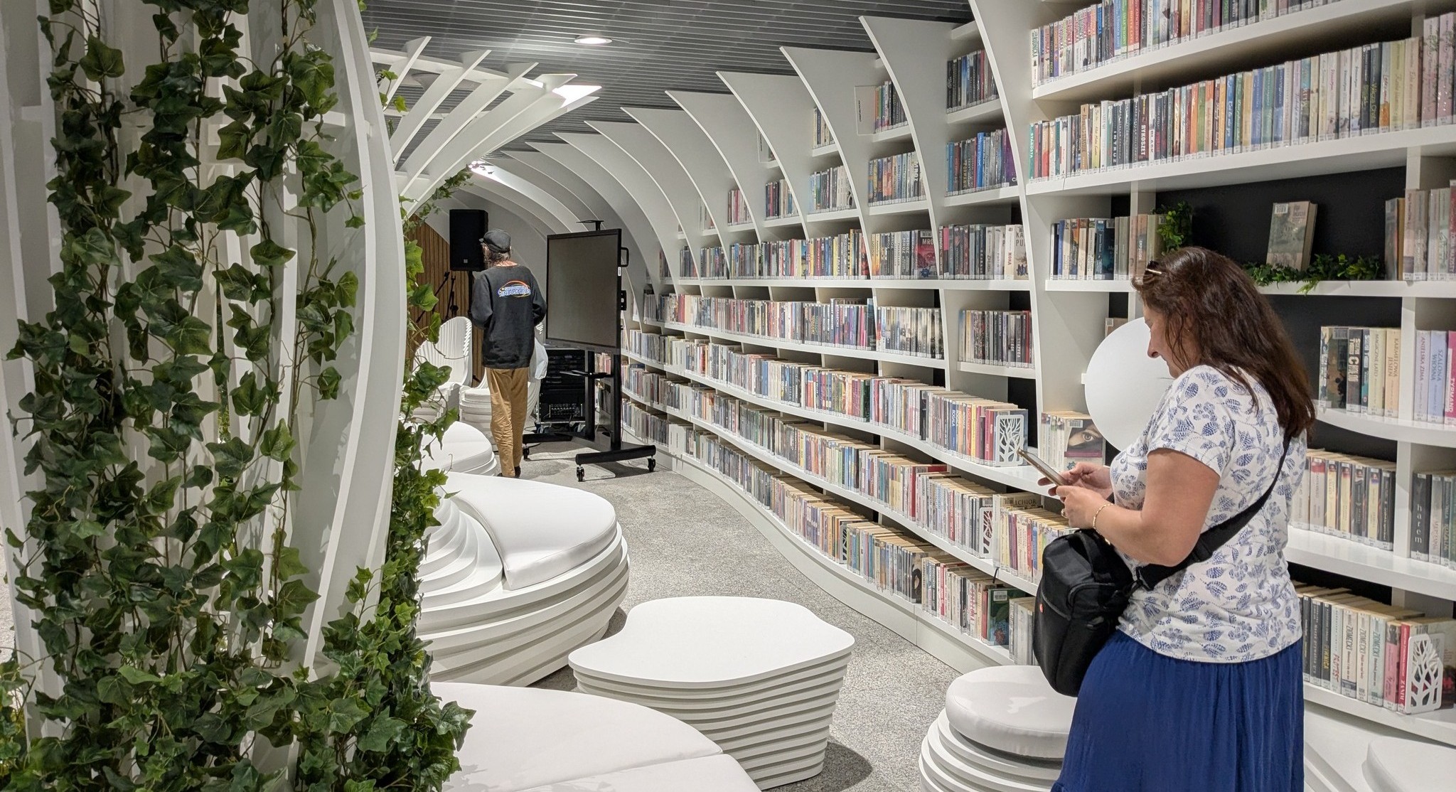 Warsaw opens Poland’s first library in metro station