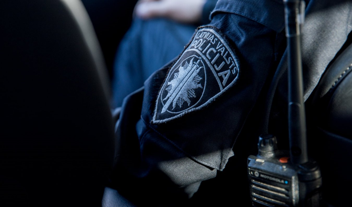 Youths in Daugavpils detained for burning graves / Article