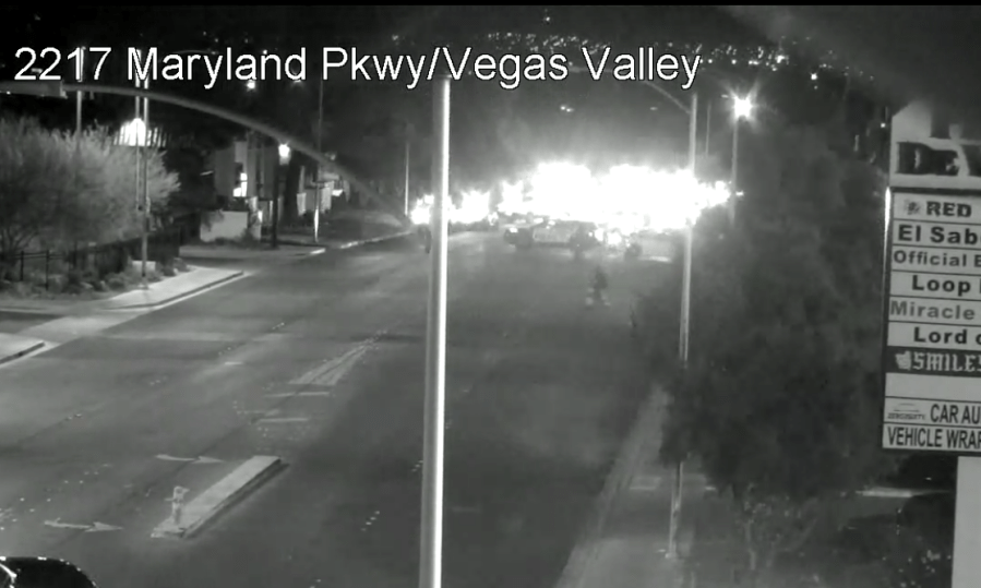 1 dead, 4 displaced after Las Vegas apartment fire