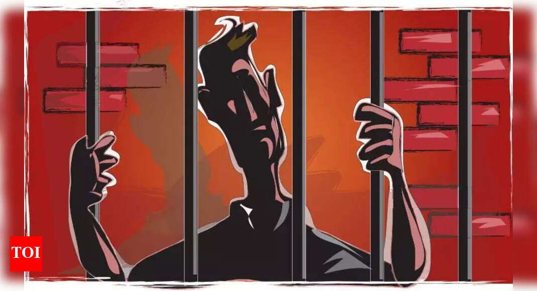 2 criminals wanted in roadways driver murder case held | Prayagraj News