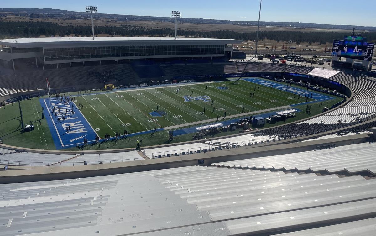 Air Force 24, Wyoming 21