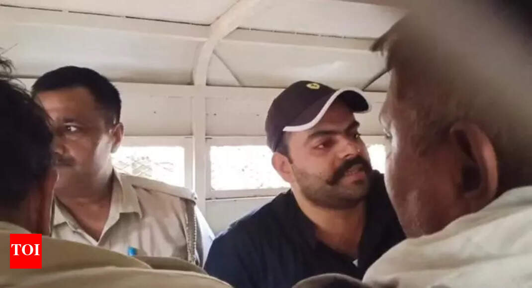 Atiq’s son shifted from Nainicentral jail to Jhansi prison | Prayagraj News